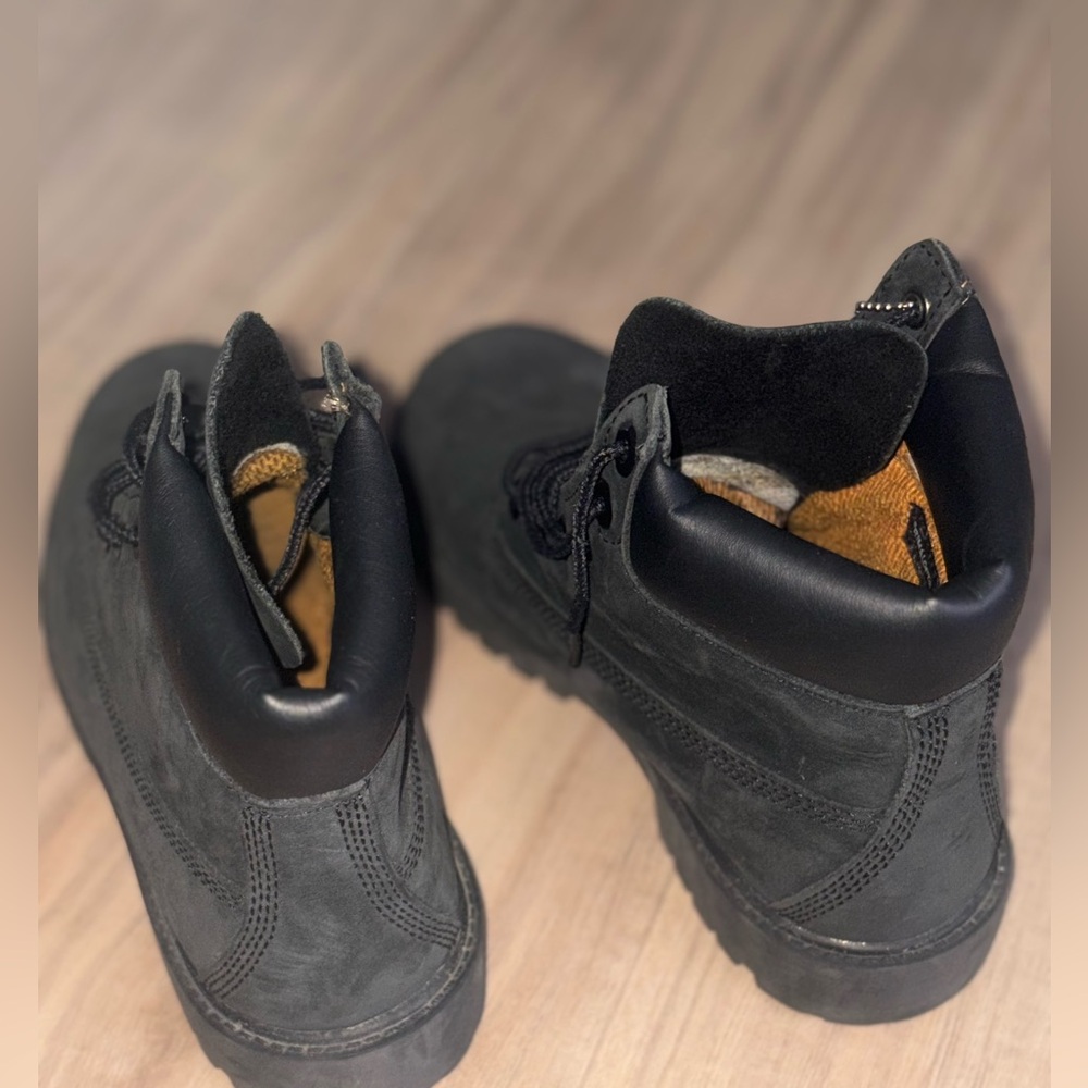 Timberland Black Boots - Picture 2 of 5